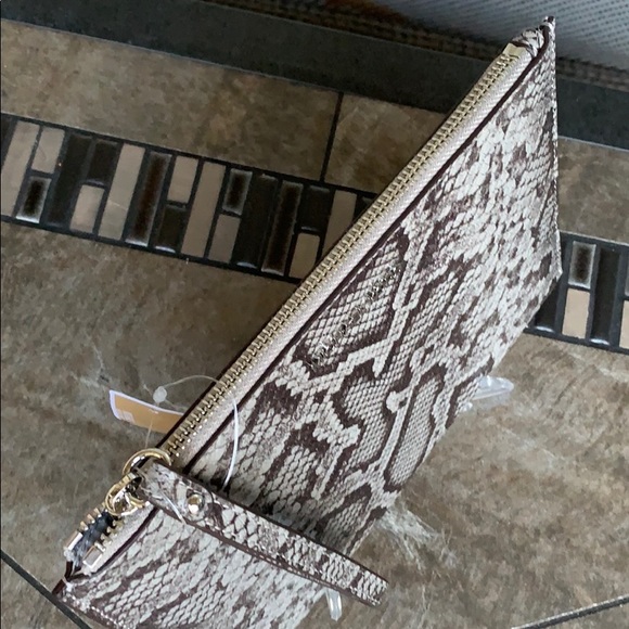 MICHAEL KORS JET SET TRAVEL XL ZIP CLUTCH WRISTLET - Picture 11 of 16